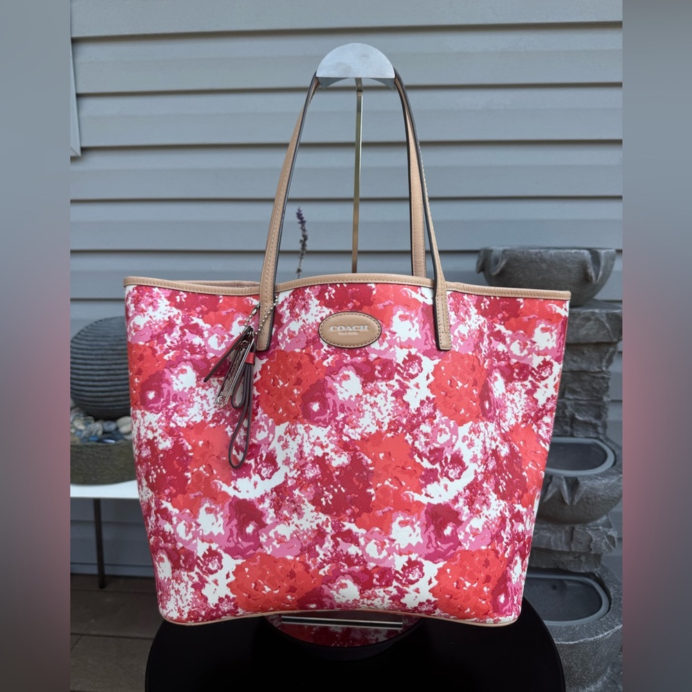Coach 2014 Peyton Floral Tote Bag